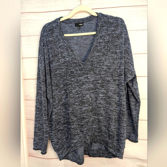 Euc like new WILFRED FREE v neck top size L - Picture 1 of 8
